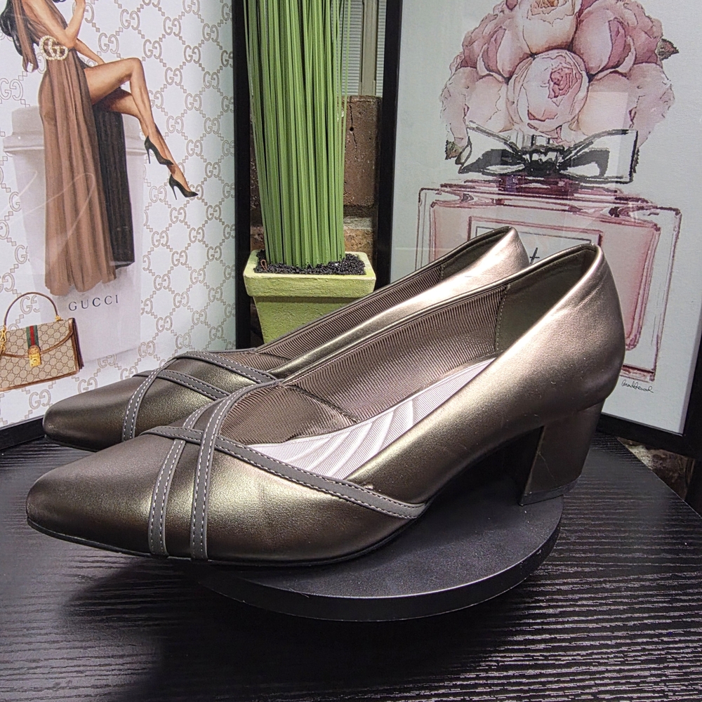 Easy Street Metallic Heels - Picture 3 of 6